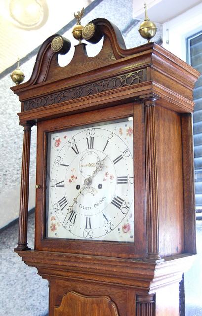 Englische Standuhr mit Schwanenhals - Kopf