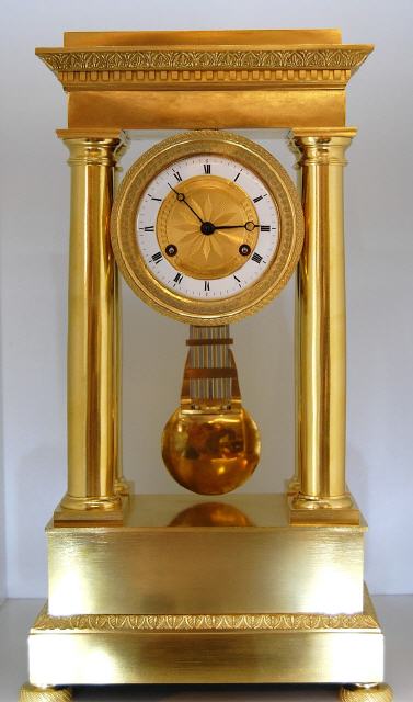 Französische Portaluhr